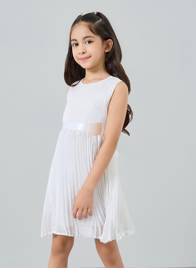 ستايلي فستان بلا أكمام مزين بكسرات - Image 1